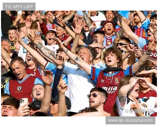 双面足球围巾引领球迷新风尚打造主客场皆宜的激情象征